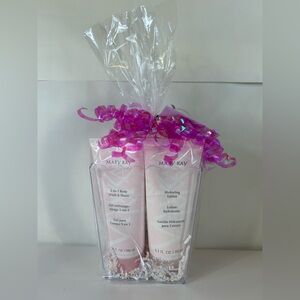 Mary Kay Hello Clean Body Set Gift Wrapped NEW